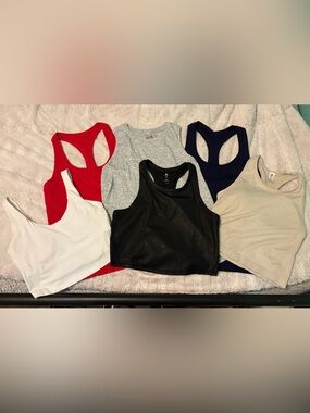 Set of 6 medium workout tank tops